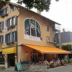 Hostal Happy *