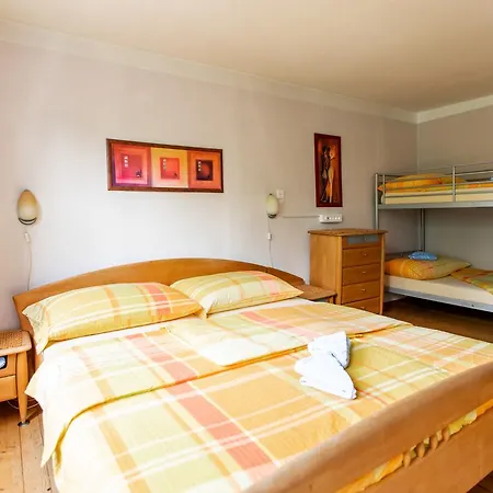 Happy Hostal