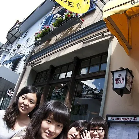 호스텔 해피 인 롯지 *