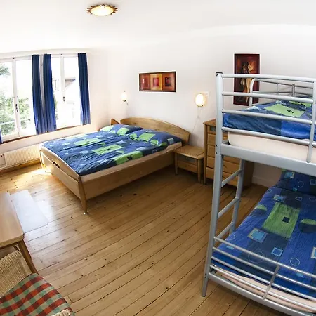 호스텔 해피 인 롯지 *